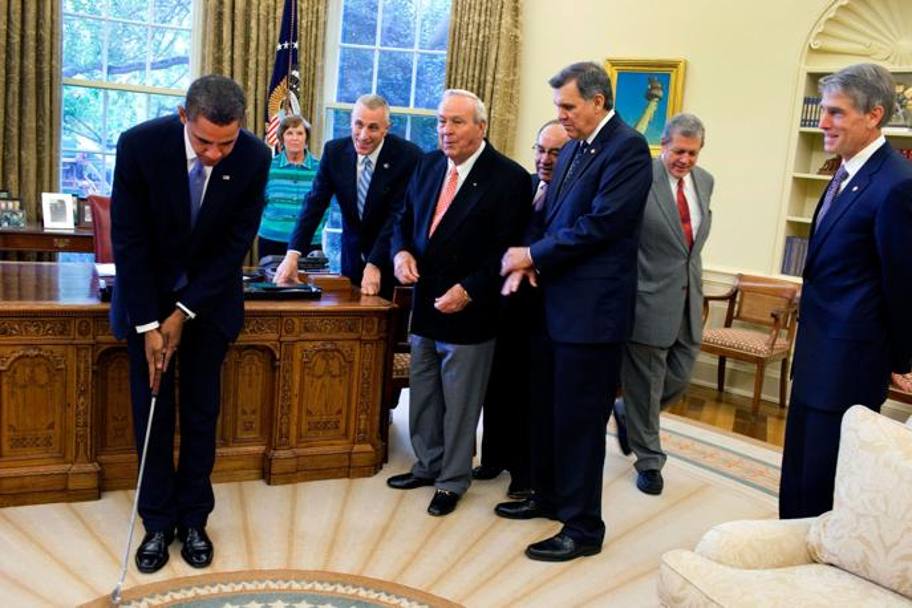  Tra i tanti messaggi di ricordo anche quello del presidente degli Stati Uniti, Barack Obama che ha pubblicato una foto dei due insieme alla Casa Bianca. (REUTERS)